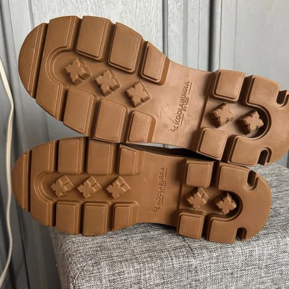 Koolaburra by UGG Tan Suede Clogs - Picture 4 of 4